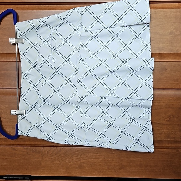 Coral Bay Golf Skirt - Picture 3 of 7